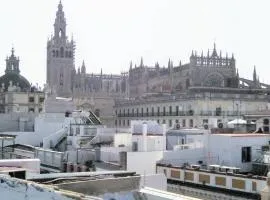 HomeySeville Top-notch Cathedral house with private rooftop terrace and parking opt