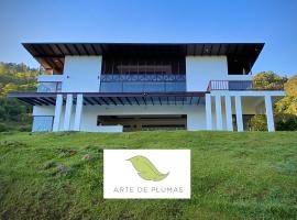 Arte de Plumas birding lodge, hotel em Cartago