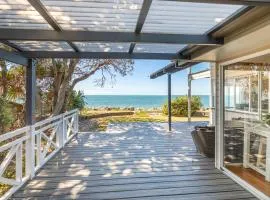 Ocean Pearl - 3 bedroom beachfront property!