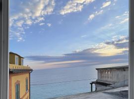 Via Garibaldi 75 - Attic sea view, hotel in Camogli