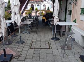 Les landiers, hotel v destinaci Varennes-sur-Allier
