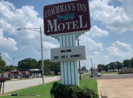 Coachman's Inn Motel, hotell med parkering i Wynne
