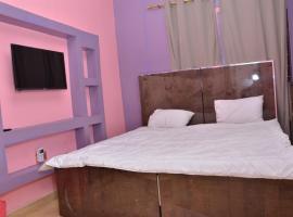 JOLENE APARTMENTS AND SUITES, hotel in Asaba