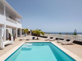 ODIN LUXURY VILLA by Buenavilla, villa sihtkohas Puerto Calero