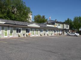 Haileybury Beach Motel, готель з парковкою у місті Haileybury