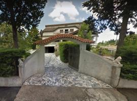 Pinheirinhos - Quinta de São Caetano, hotel di Carapito