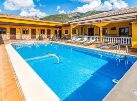 Cozy Home In Priego De Cordoba With Outdoor Swimming Pool