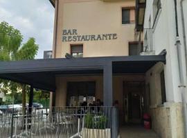 Hostal Restaurante Ibaisek