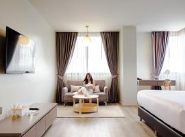 The Rise Suites Hotel, Chiang Mai - SHA Extra Plus, hotel v destinaci Chiang Mai