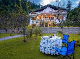 The Lama House by VEO - Serene Mountain Villa, Manali