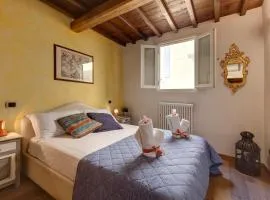 Diciotto Apartment by Mamo Florence