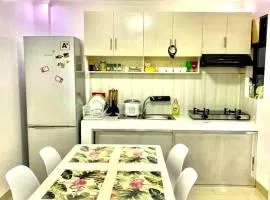 Cozy Central - Near arca south signal taguig