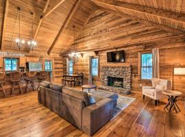 Big Canoe Mountain Resort Cabin with Pool Access!, ξενοδοχείο σε Jasper