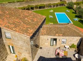 Casa da Cerca, farm stay in Sortelha