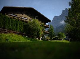 Sonnenburg Hotel, hotel in Ehrwald