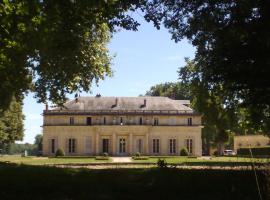 Le Château de BRESSEY & son Orangerie, ubytovanie typu bed and breakfast v destinácii Bressey-sur-Tille