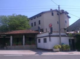 Bassanese Kastel, hotel en Kaštel