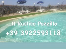 Il Rustico, hotel s parkiriščem v mestu Pozzillo