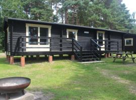 Avon Tyrrell Outdoor Activity Centre, holiday home in Bransgore