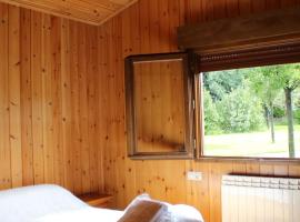 Cabañas bungalow, El Bosque de los Sueños, hotel a Cubillos del Sil