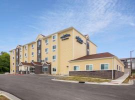 Viesnīca Microtel Inn & Suites by Wyndham Liberty NE Kansas City Area pilsētā Liberti