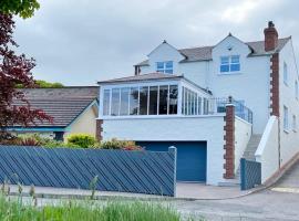 The Cuan House, holiday home in Strangford