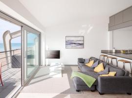 Lancing beach apartment., hotel v destinaci Lancing