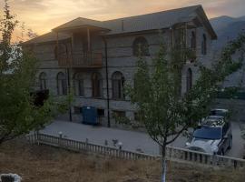 Deniz Hotel, hotel v destinaci Lahıc