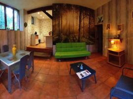 Suite dans le jardin du Château, hotel v destinaci Agonges