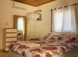 Khan Alsira - חאן אלסרה, bed and breakfast en Alsira