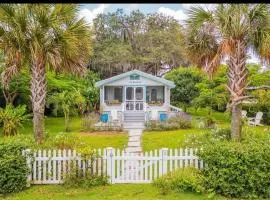 Charming 1935 Florida Cottage overlooking Lake Tulane