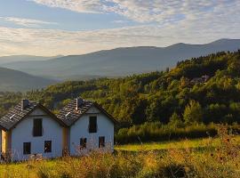 Domki Na Skale z widokiem na panoramę Karkonoszy, cabin in Szklarska Poręba