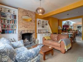 Lovely Central Cambridge Home, hotel a prop de Universitat Anglia Ruskin, a Cambridge