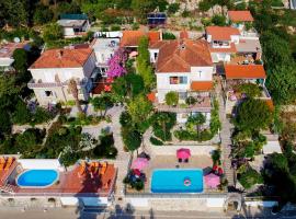 Villa Carmen Rooms & Apartments, Hotel in Mlini