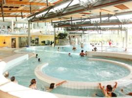 Holiday village an der Therme Obernsees, Mistelgau - Obernsees, hotel in Obernsees
