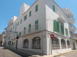 Hostal Cas Bombu, casa de hóspedes em Cala Ratjada