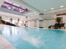 Hotel Robert's Port, hotel em Mikolajki