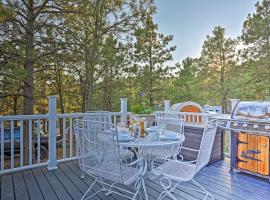 Belle Cabin in Hermosa with Hot Tub Access!, hotel en Hermosa