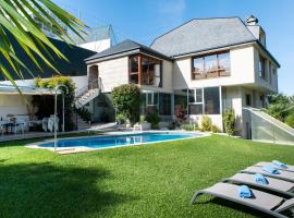 Casa El Casta&ntilde;al con Piscina Privada, hotel em Vigo