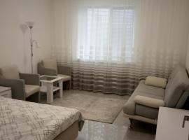 Modern fresh-new appartment near the park Sofievka, apartamento em Uman