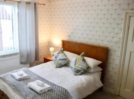 EXQUISITE FOLK VICTORIAN ONE-BED HOUSE:, Hotel in Leeds
