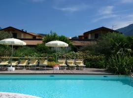 Agritur Acquastilla Giovanni Poli، فندق في آركو