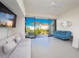 Modern stylish apt. steps away from the beach