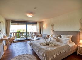 Lieblingsplatz Parey - Strandhaus Hotel, hotel with parking in Parey