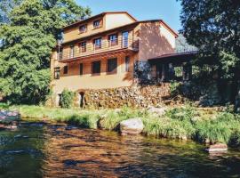 CASA RURAL MOLINO DEL JERTE, ladanjska kuća u gradu 'Navaconcejo'