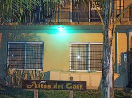 Apart Altos del Golf, hotel na praia em Col&oacute;n