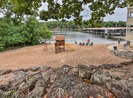 Lake of the Ozarks Home with Balcony and Grill!, hotel in Osage Beach