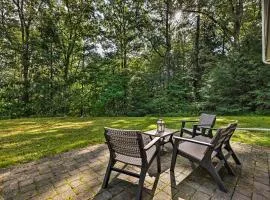 Stroudsburg Hideout in Poconos with Private Hot Tub!