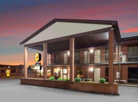 Super 8 by Wyndham Sandusky, hotel with parking in Sandusky
