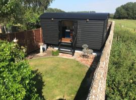 Highkettle Hut, holiday rental in Chichester